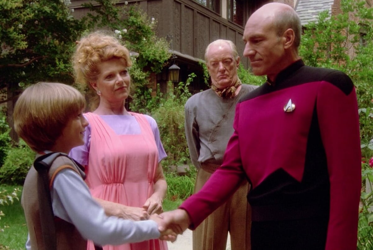 'Star Trek: The Next Generation' season 4, episode 2, "Family"