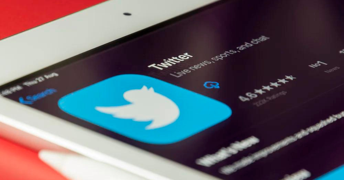 Androhung von Twitter mit einer Geldstrafe von 50 Millionen US-Dollar wegen Antisemitismus, Drohungen und mehr