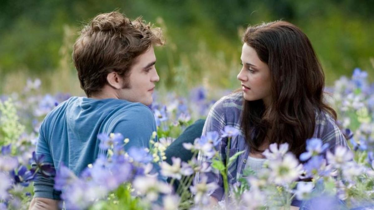 Twilight Saga Bella and Edward Meadow scene featuring Kristen Stewart and Robert Pattinson