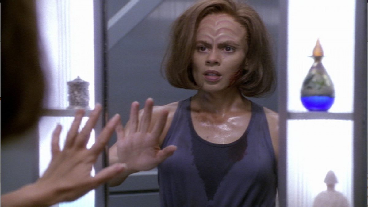 Roxann Dawson as B'elanna Torres in the 'Star Trek: Voyager' episode "Extreme Risk"