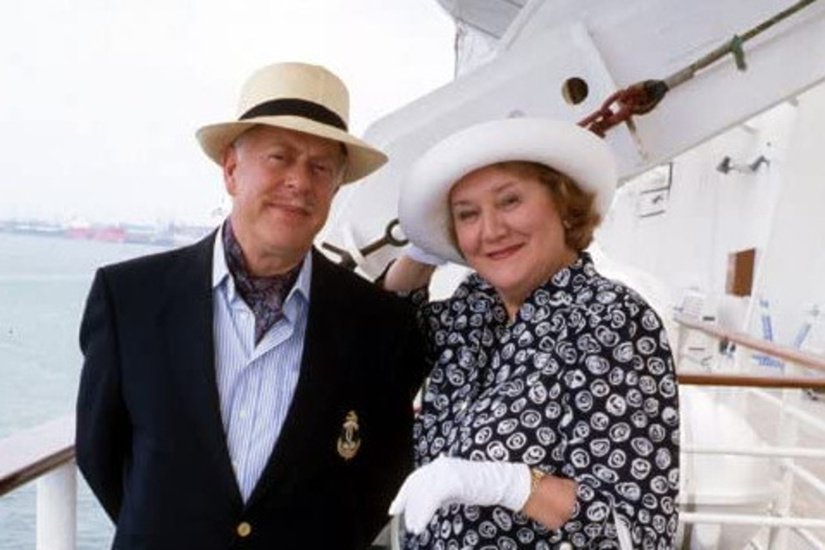 Screenshot from Keeping Up Appearances, Sea Fever; Clive Swift as Richard and Patricia Routledge as Hyacinth Bucket