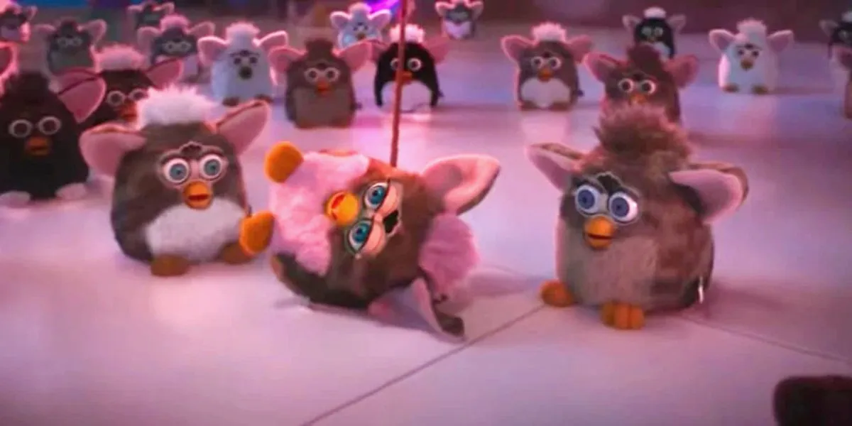 Furbys fighting in The Mitchells vs. The Machines