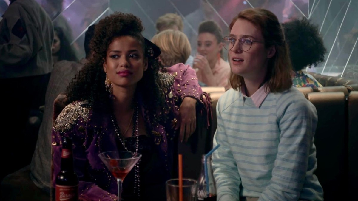 Gugu Mbatha-Raw as Kelly and Mackenzie Davis as Yorkie being cute together in Black Mirror season 3 episode 4