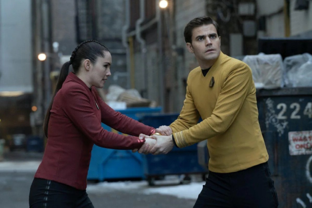 Kirk and La'An in Star Trek: Strange New Worlds