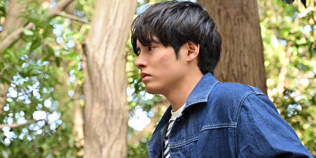 Eiji Akaso as Shirahama Yuto in Pending Train