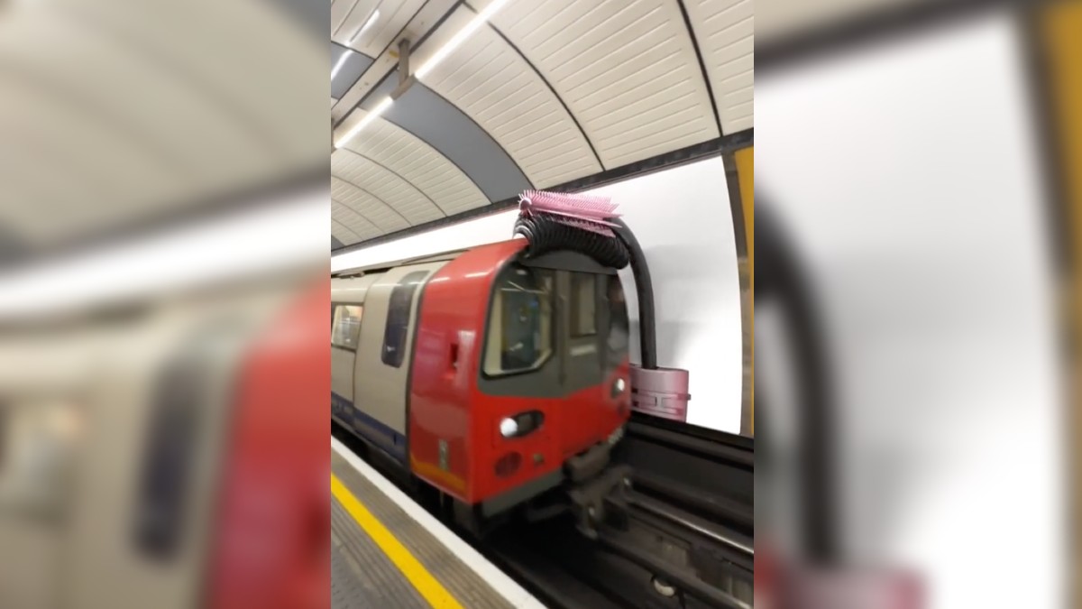 Screenshot of viral Maybelline mascara ad