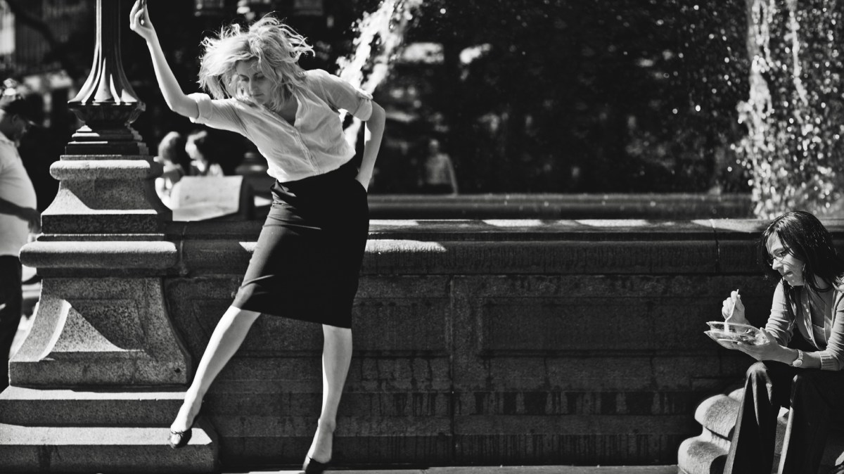 Frances dances in Frances Ha