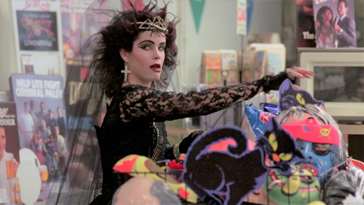 Amelia Kinkade as Angela in 'Night of the Demons'