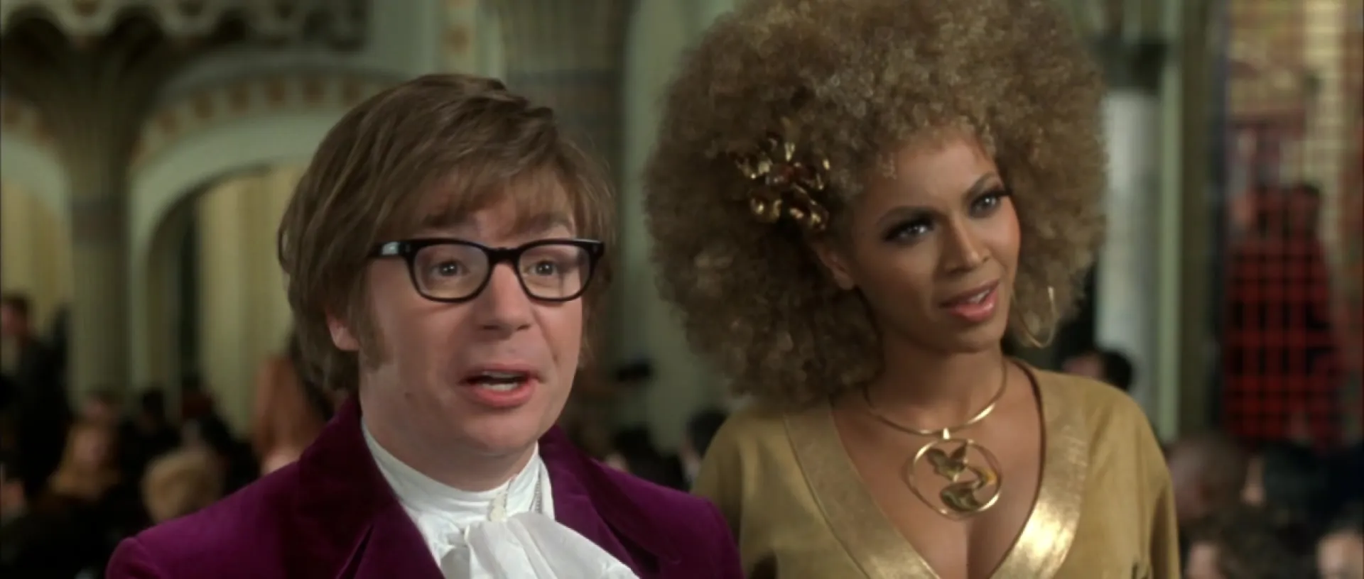 Austin Powers (Mike Myers) and Foxxy Cleopatra (Beyoncé Knowles-Carter) in 'Austin Powers in Goldmember.'