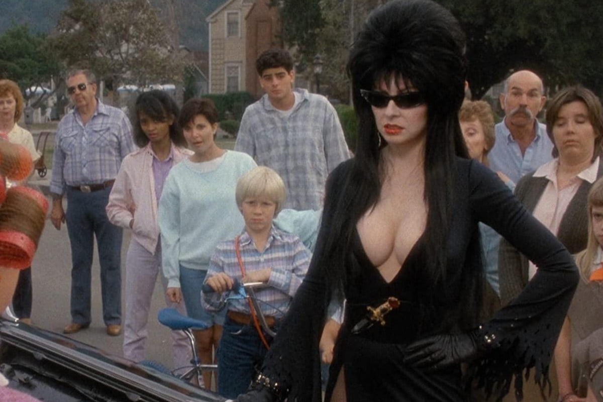 Cassandra Peterson as Elvira in 'Elvira: Mistress of the Dark'