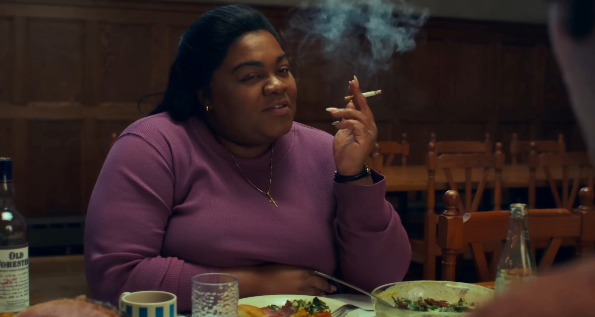 Da'Vine Joy Randolph smoking in "The Holdovers."