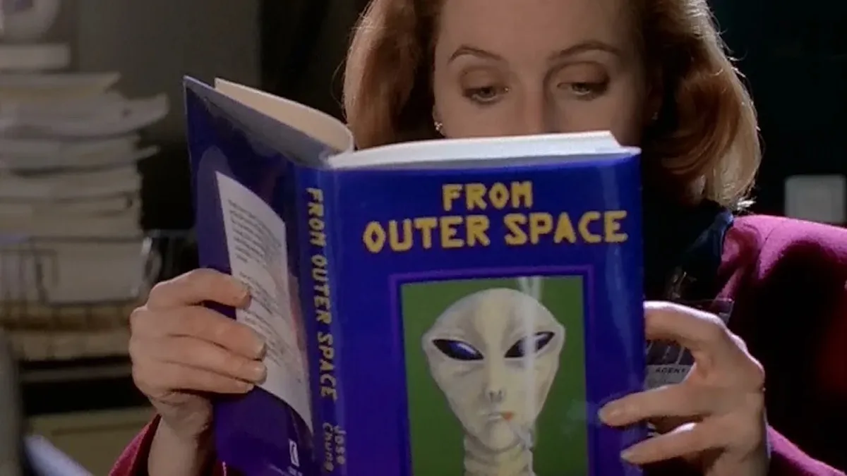Scully reading From Outer Space in "The X-Files"