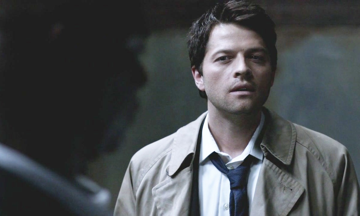 A sharply dressed angel named Castiel (Misha Collins) looking perplexed at another angel in "Supernatural" 