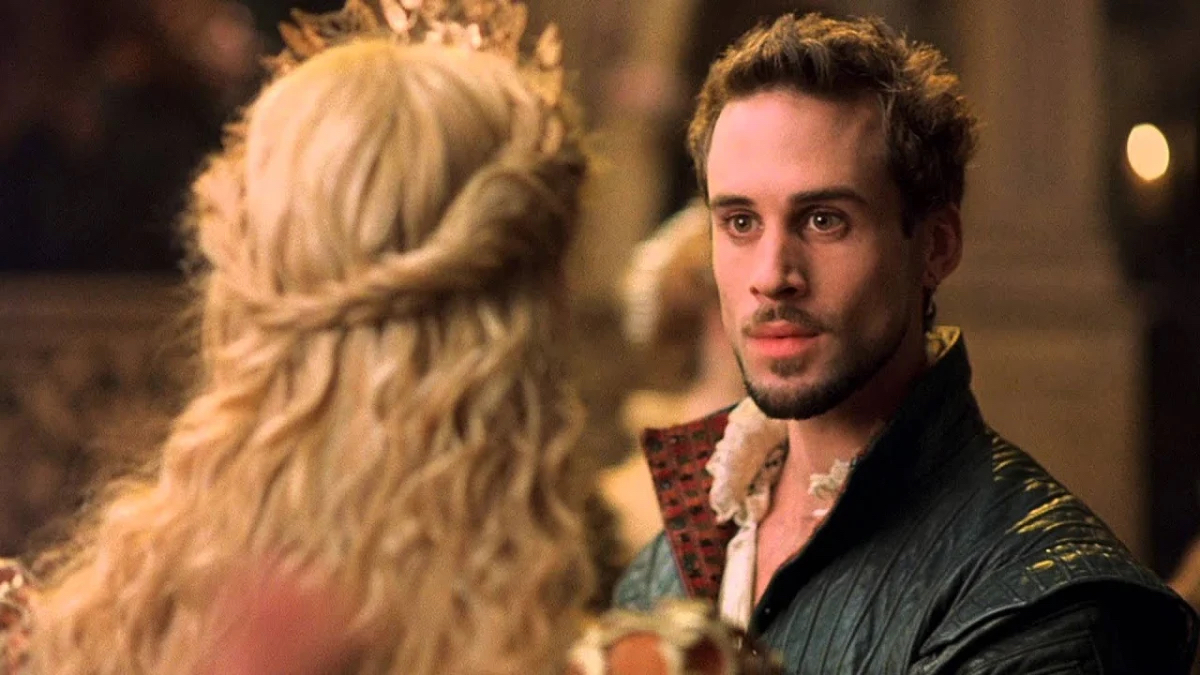 William Shakespeare looks lovingly into Viola's eyes in "Shakespeare in Love"