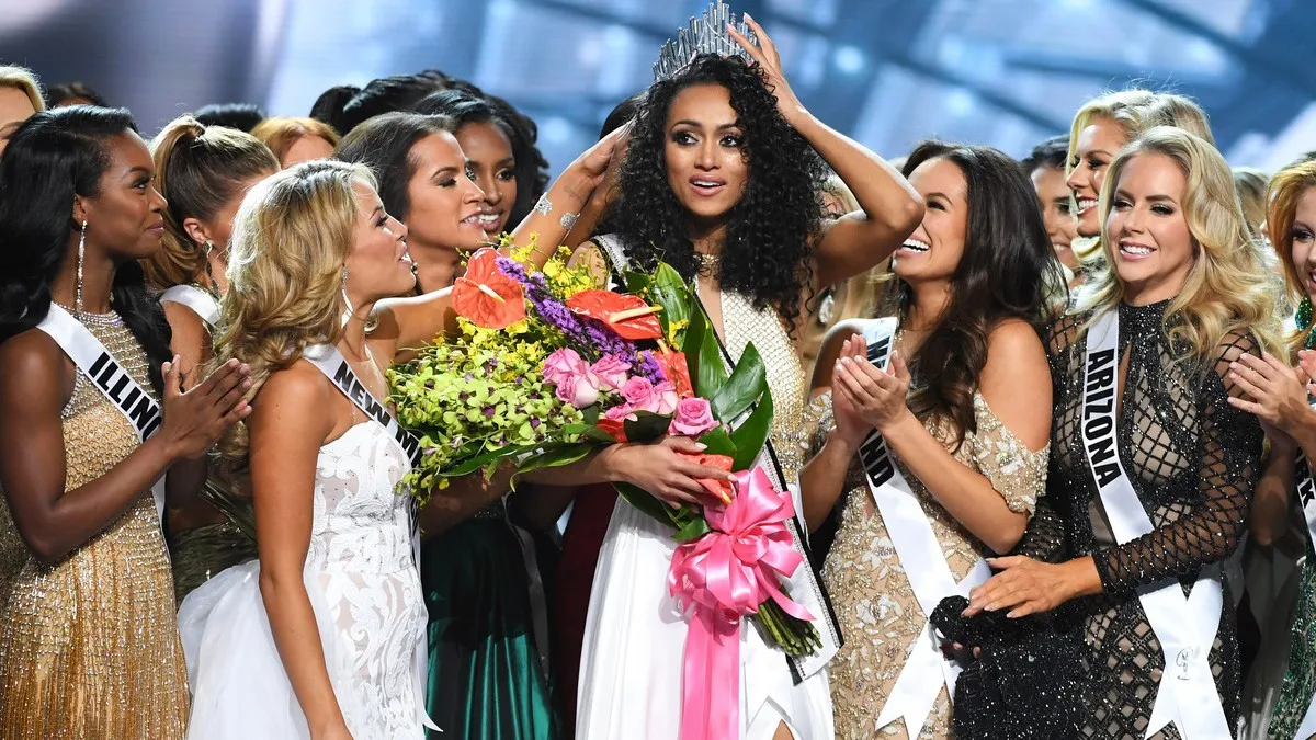 Kara McCullough wins the Miss District of Columbia in 2017