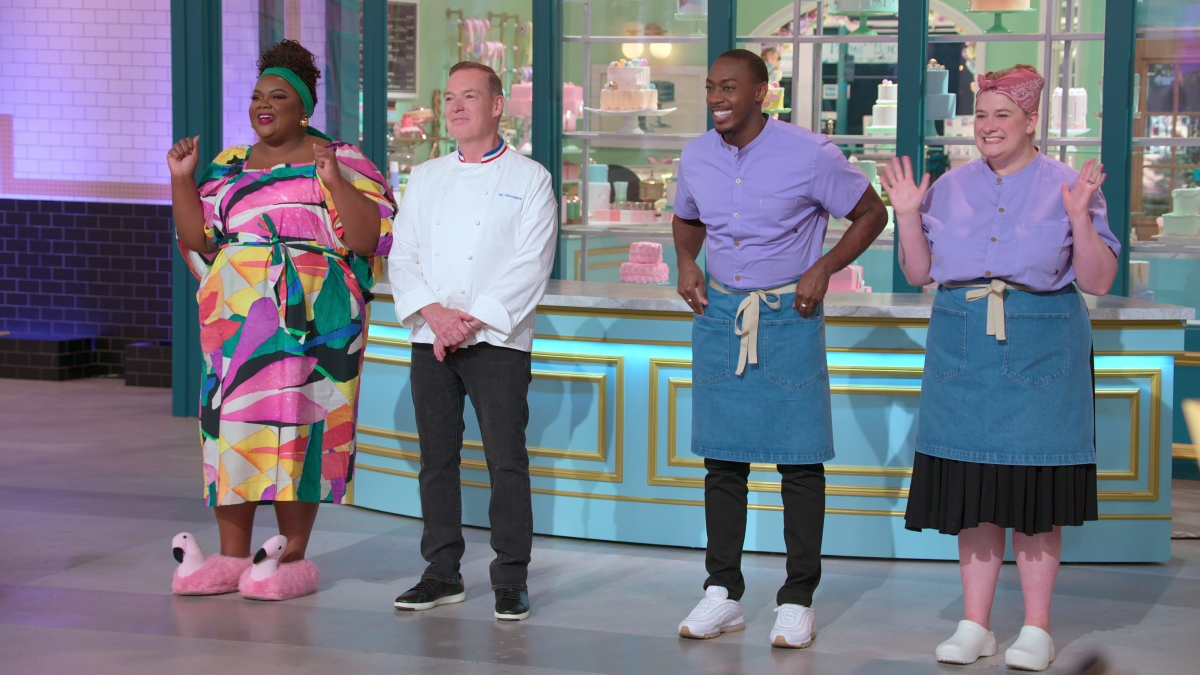 Nicole Byer, Jacque Torres, Robert Lucas, and Erin Jeanne McDowell in The Big Nailed It! Baking Challenge (Netflix)