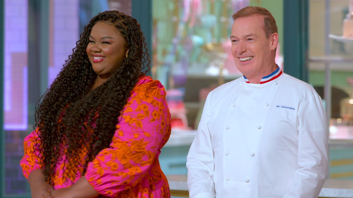 Nicole Byer and Jacque Torres in The Big Nailed It! Baking Challenge (Netflix)