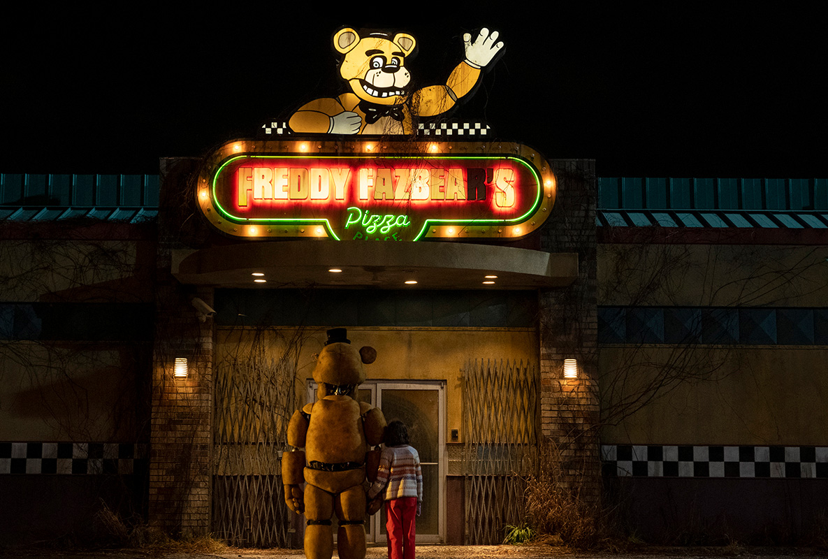 Abby with Golden Freddy outside the Freddy Fazbear's Pizza, from FNAF