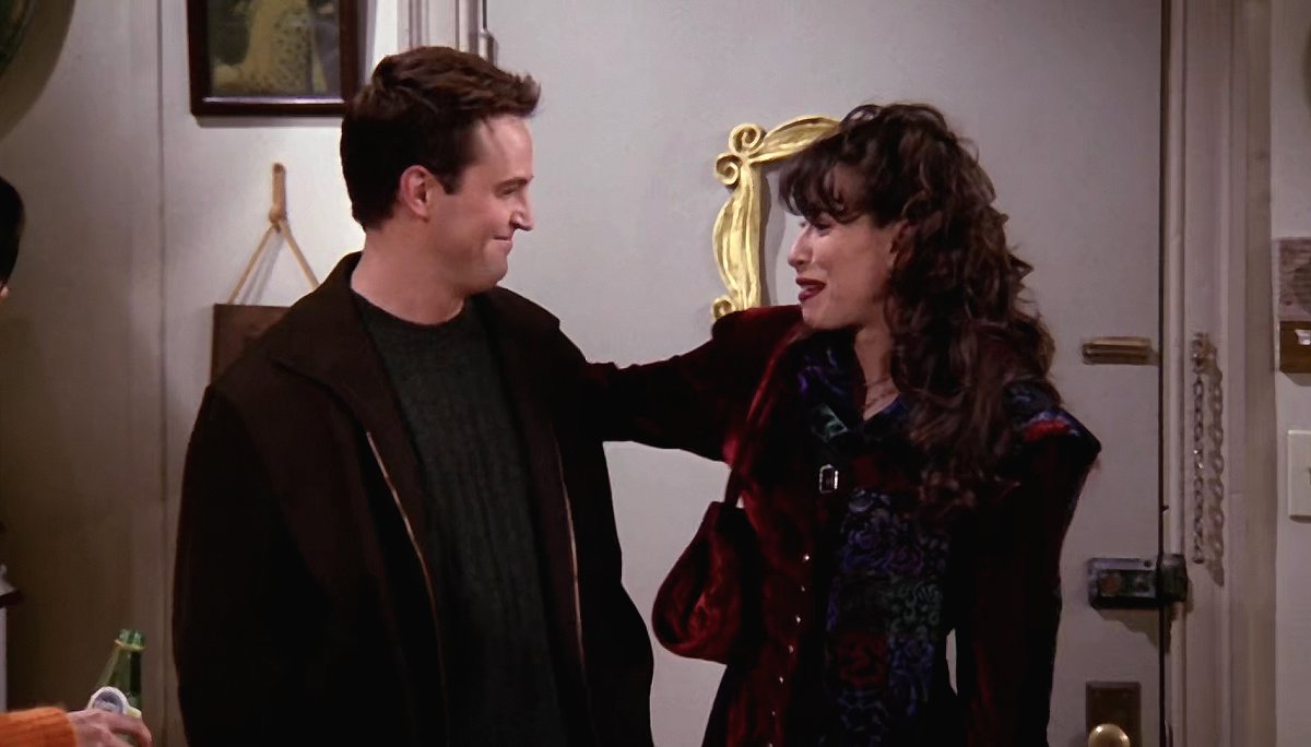Matthew Perry and Maggie Wheeler in Friends "The One With All the Rugby" (NBC)
