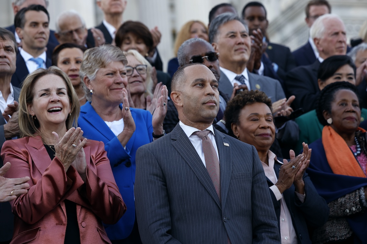 House Democrats Helping Republicans Play Themselves
