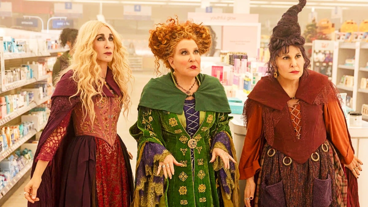 Kathy Najimy, Bette Midler, and Sarah Jessica Parker as the Sanderson Sisters in Hocus Pocus 2