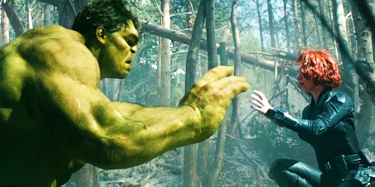 Mark Ruffalo as Hulk and Scarlett Johansson as Black Widow in The Boys