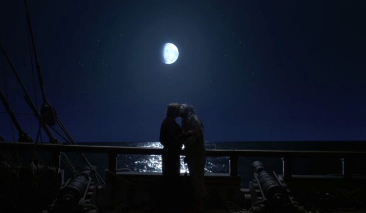 Stede and Ed, played by Rhys Darby and Taika Waititi, kiss under the moonlight in episode 5 of season 2 of Our Flag Means Death