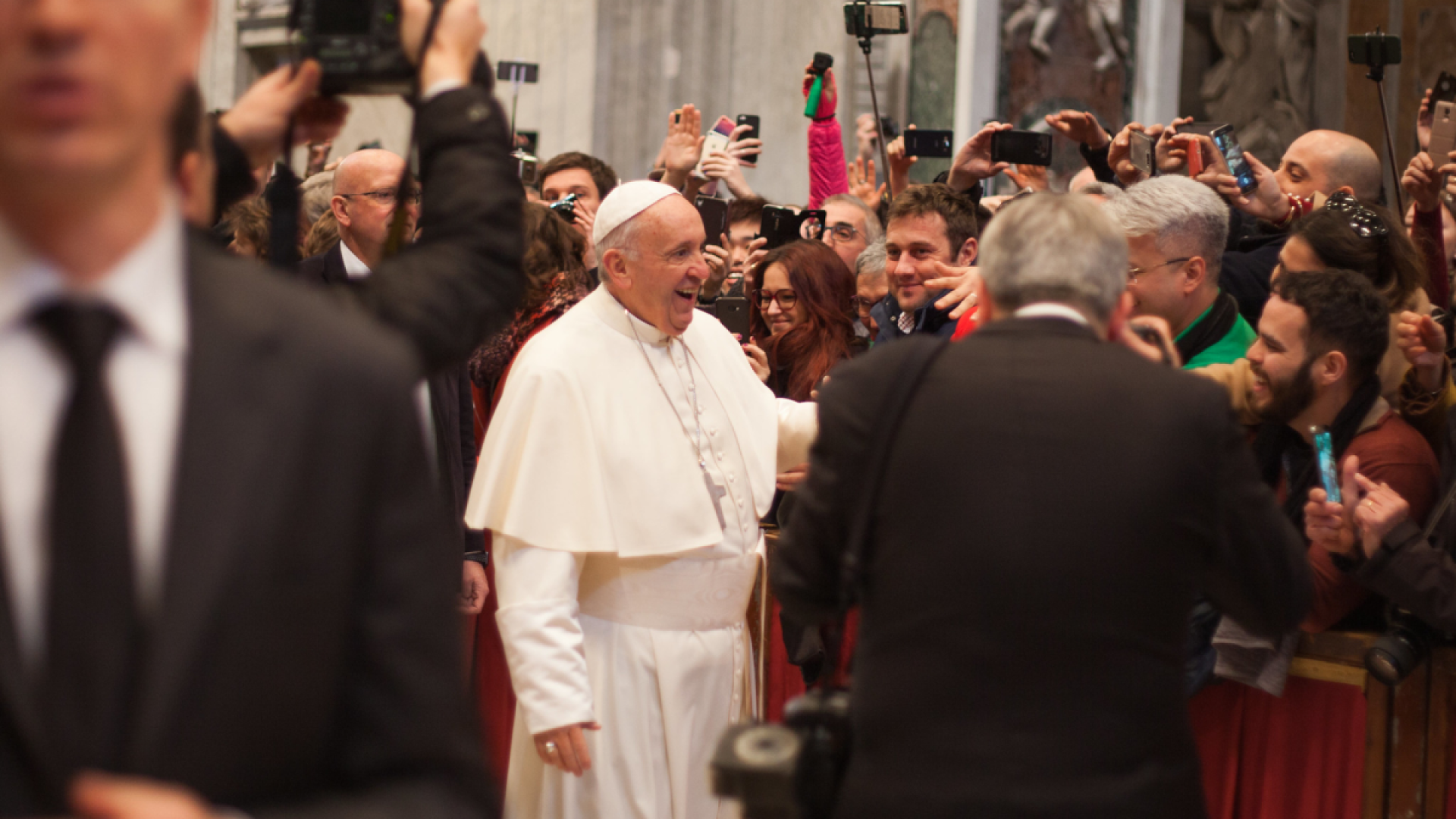 Pope Francis meeting a crowd