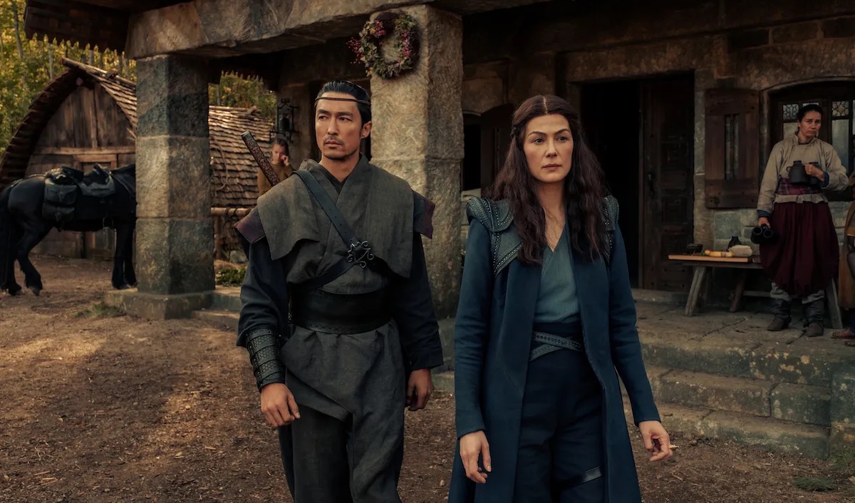 Moiraine Sedai and Lan Mandragoran as they appeared in the first episode of Prime Video's The Wheel of Time