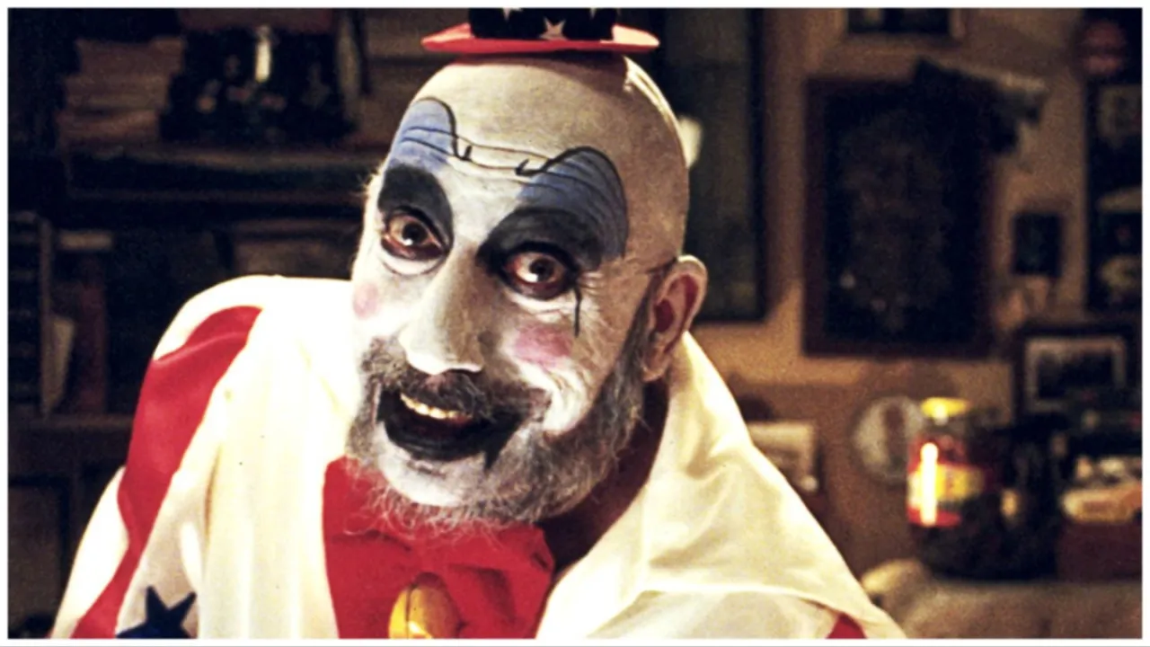 Sid Haig as Captain Spaulding, a clown in scary make-up in 'House of 1,000 Corpses'.