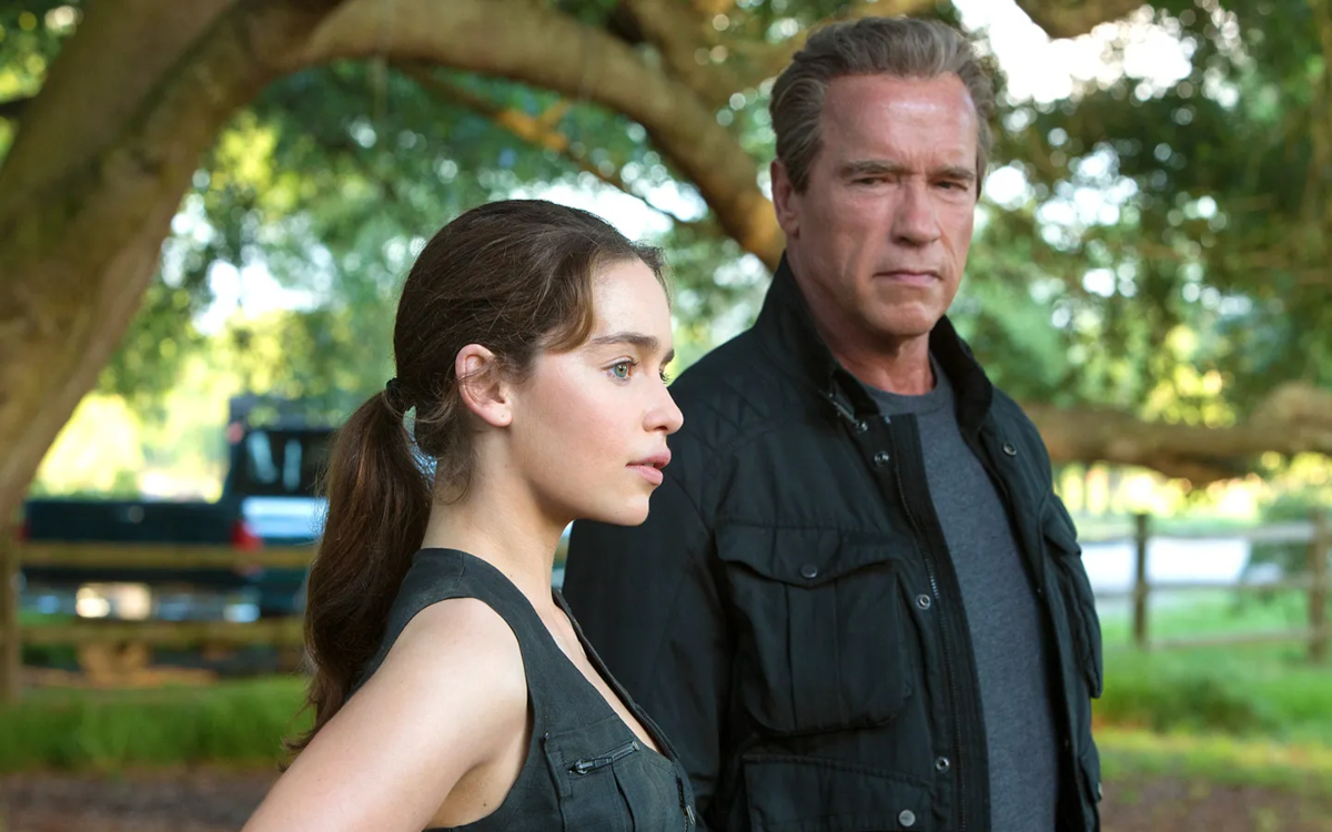 Emilia Clarke Arnold Schwarzenegger in 'Terminator Genisys' (Paramount Pictures)