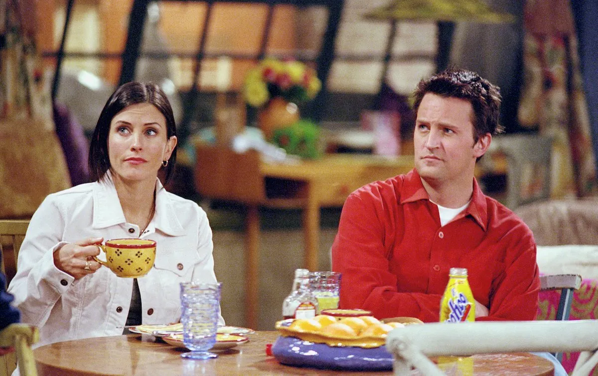 Courteney Cox as Monica Geller and Matthew Perry as Chandler Bing in 'Friends'