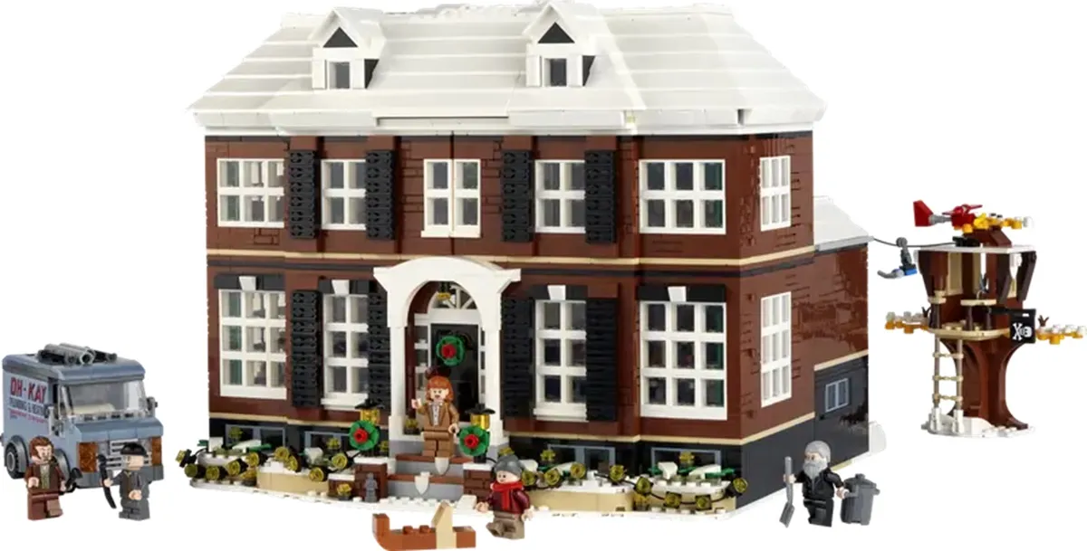 Lego kit modeled after Home Alone colonial house