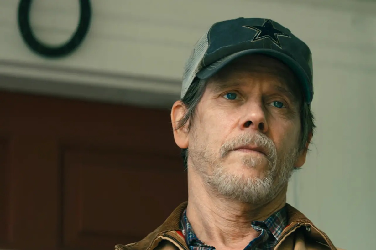 Kevin Bacon as survivalist Danny in Leave The World Behind