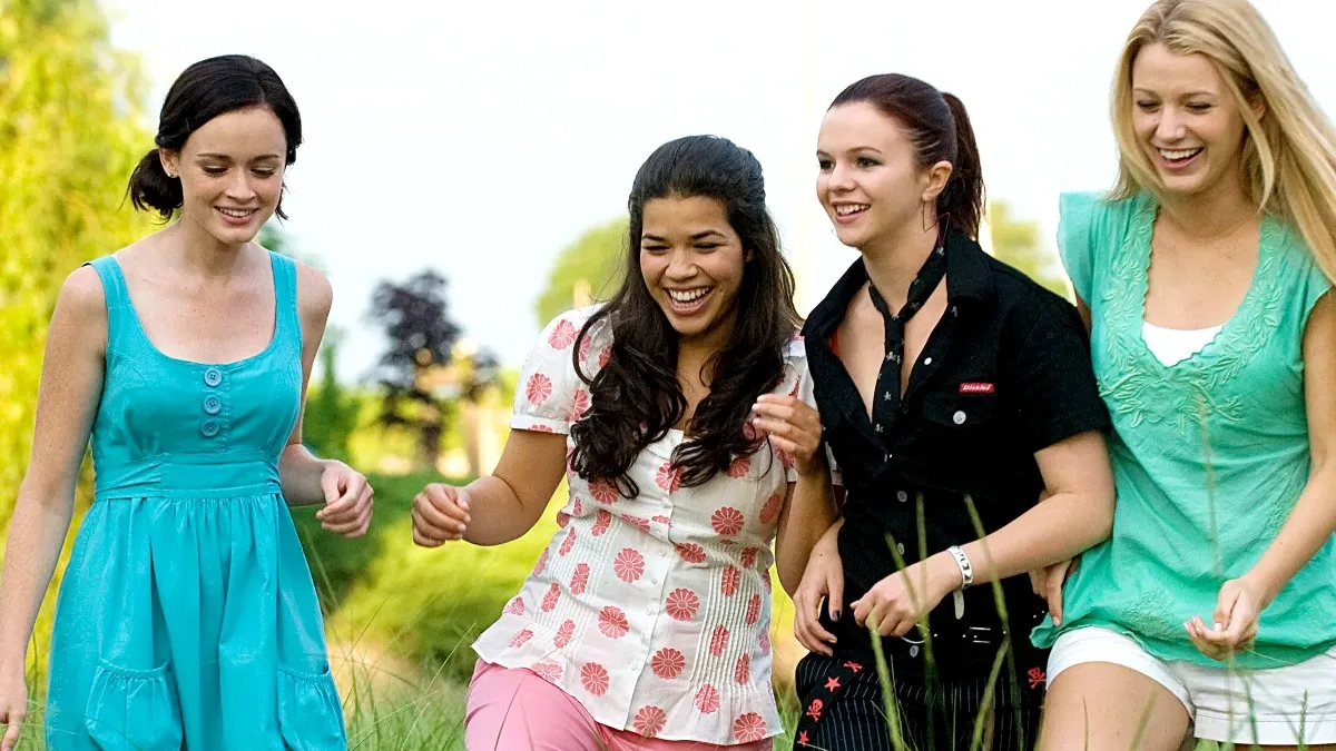 Alexis Bledel, America Ferrera, Amber Tamblyn, and Blake Lively in Sisterhood of the Traveling Pants