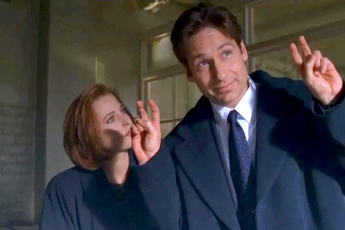Mulder and Scully in The X-Files.