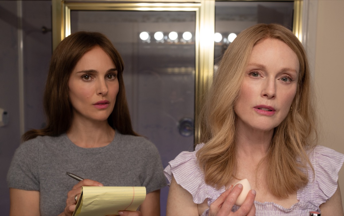 May December. (L to R) Natalie Portman as Elizabeth Berry and Julianne Moore as Gracie Atherton-Yoo in May December.