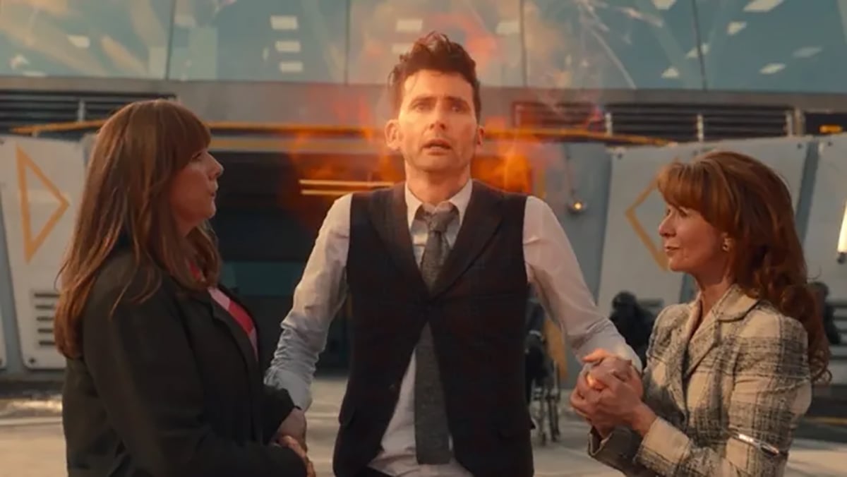 Mel and Donna helping the doctor with his regeneration in doctor who