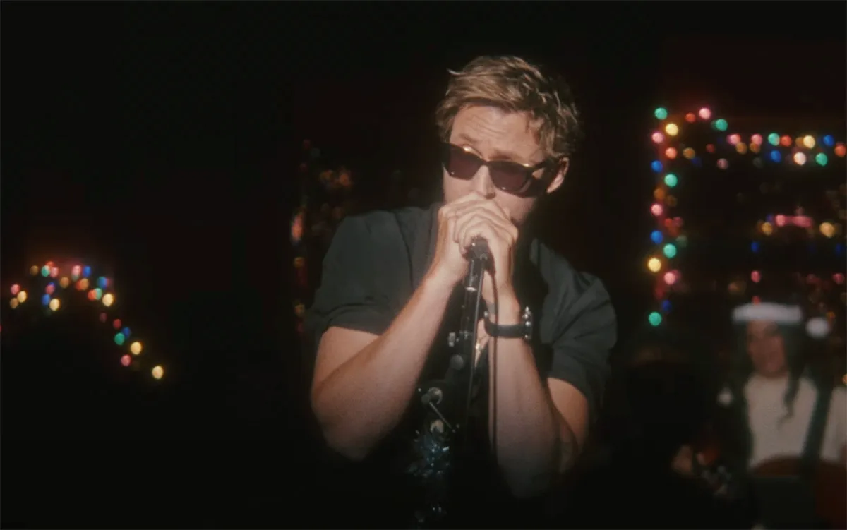 Ryan Gosling singing "I'm Just Ken" but the Christmas version