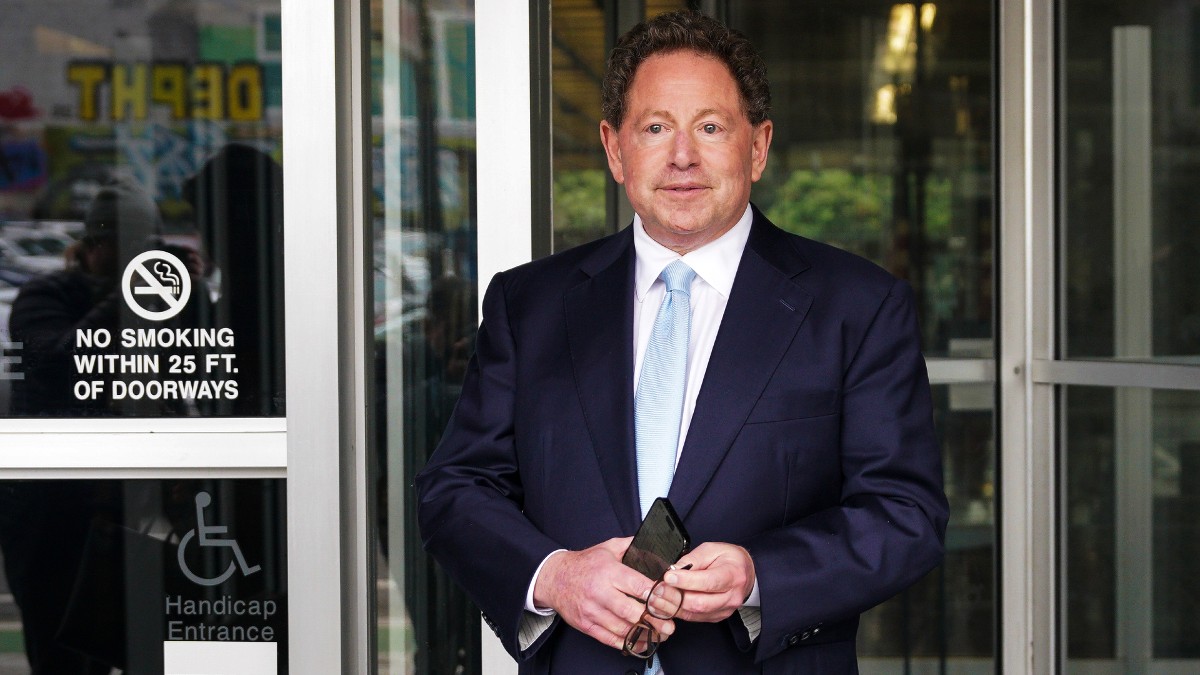 Bobby Kotich leaving court in San Fransisco 