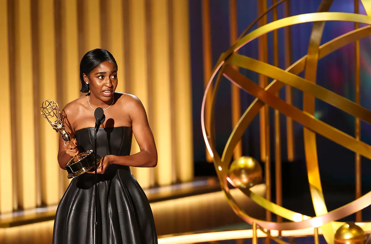 Ayo Edebiri accepting her Emmy for her work in the Bear