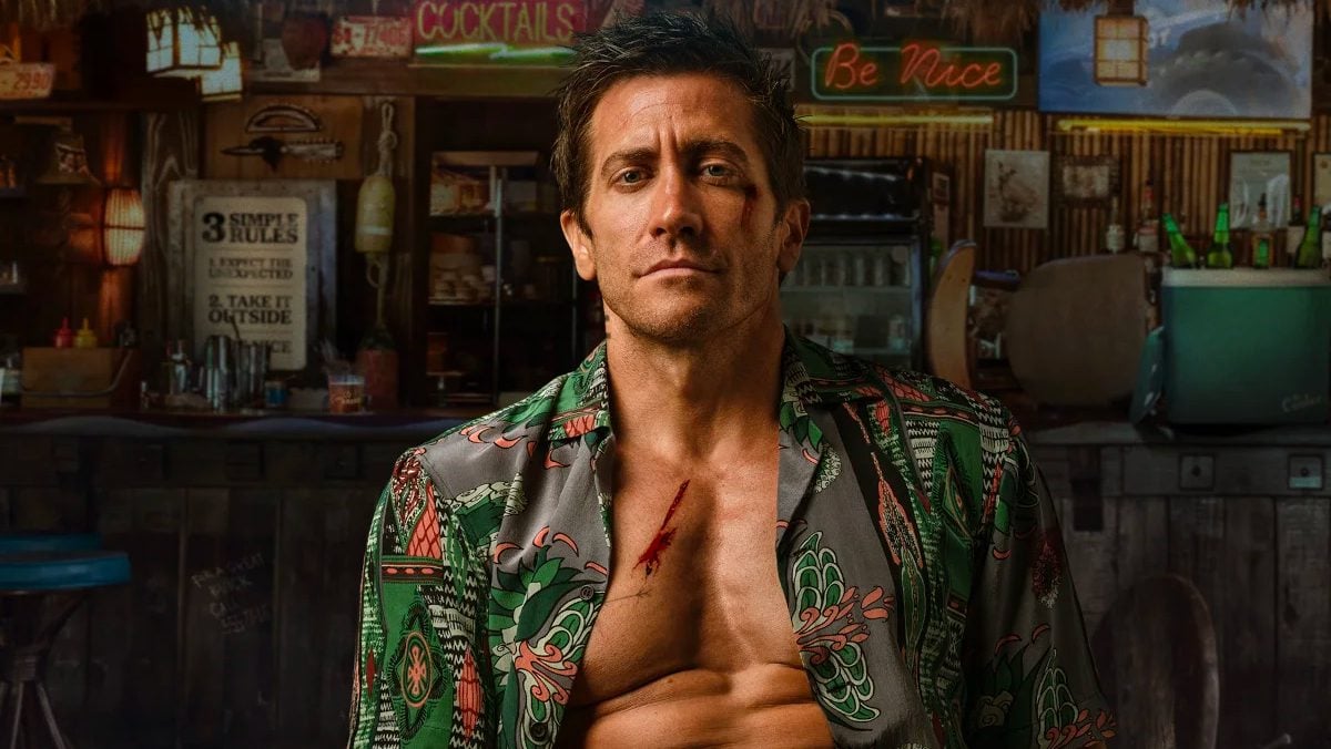 Jake Gyllenhaal wears an open Hawaiian shirt in "Road House'
