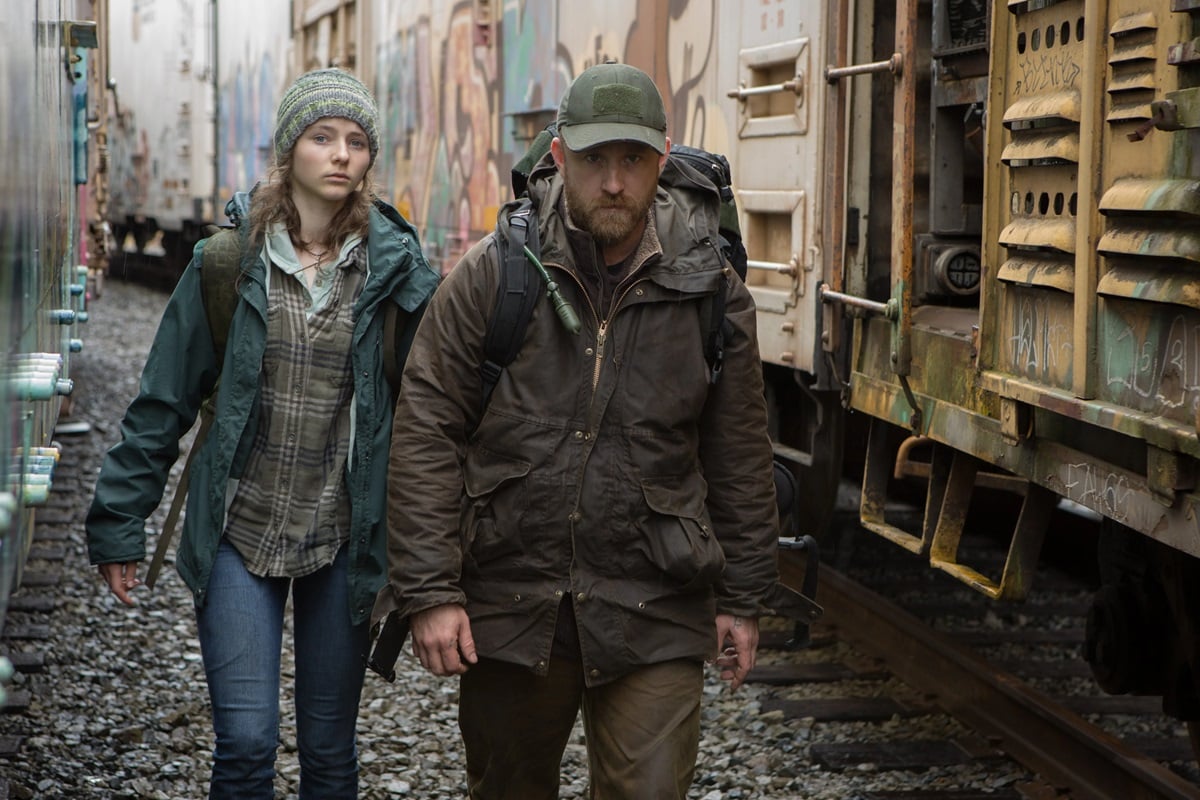 (Ben Foster) with his young daughter (Thomasin McKenzie) in Leave No Trace