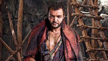 Ashur (Nick Tarabay) wearing his signature clock in 'Spartacus.'