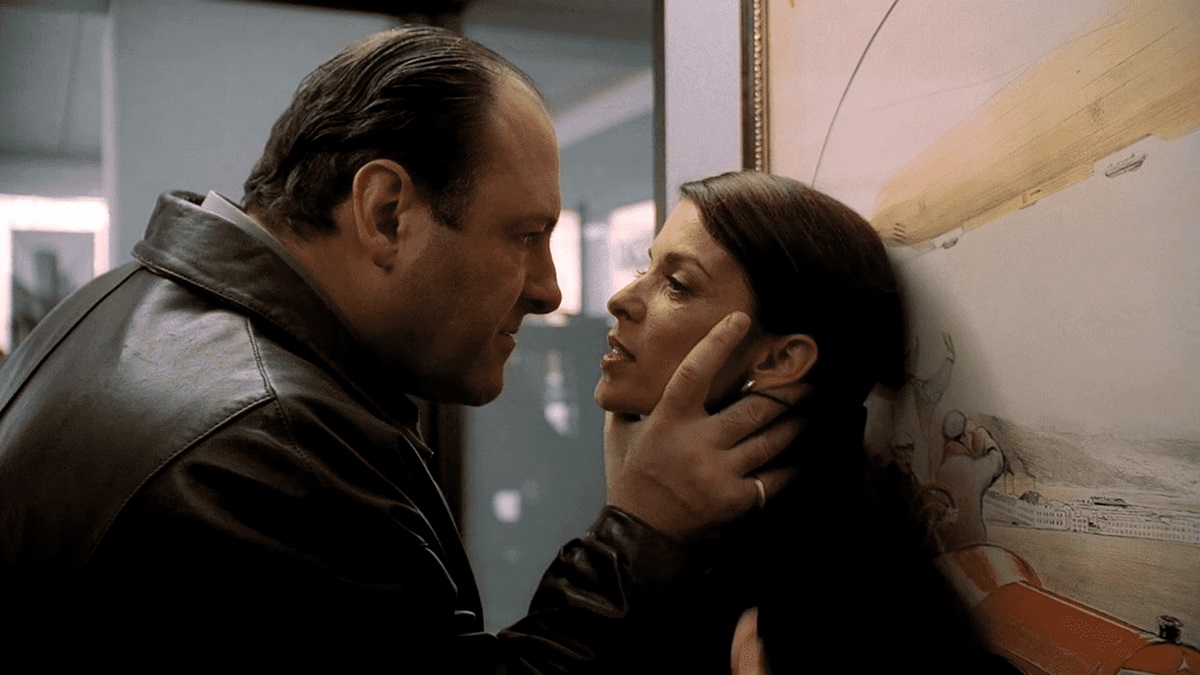 Tony Soprano (James Gandolfini) threatens Gloria (Annabella Sciorra) in The Sopranos