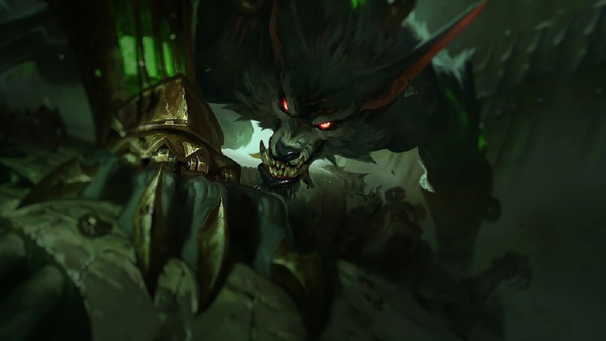 Image of the lycan character Warwick from the 'League of Legends' game. We see his angry wolf face and one of his large paws as he crouches, ready to pounce on prey. 