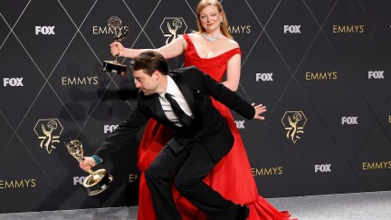 Sarah Snook and Kieran Culkin with their Emmy Awards