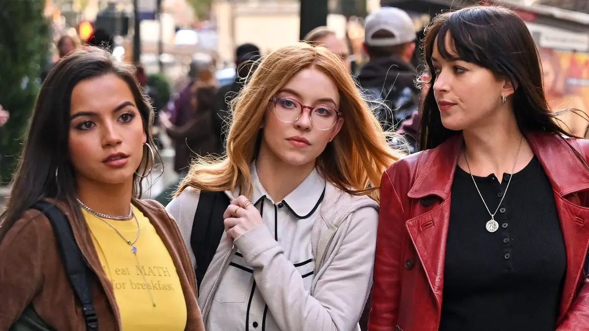 Isabela Merced as Anya Corazon, Sydney Sweeney as Julia Carpenter, and Dakota Johnson as Cassie Webb in Madame Web