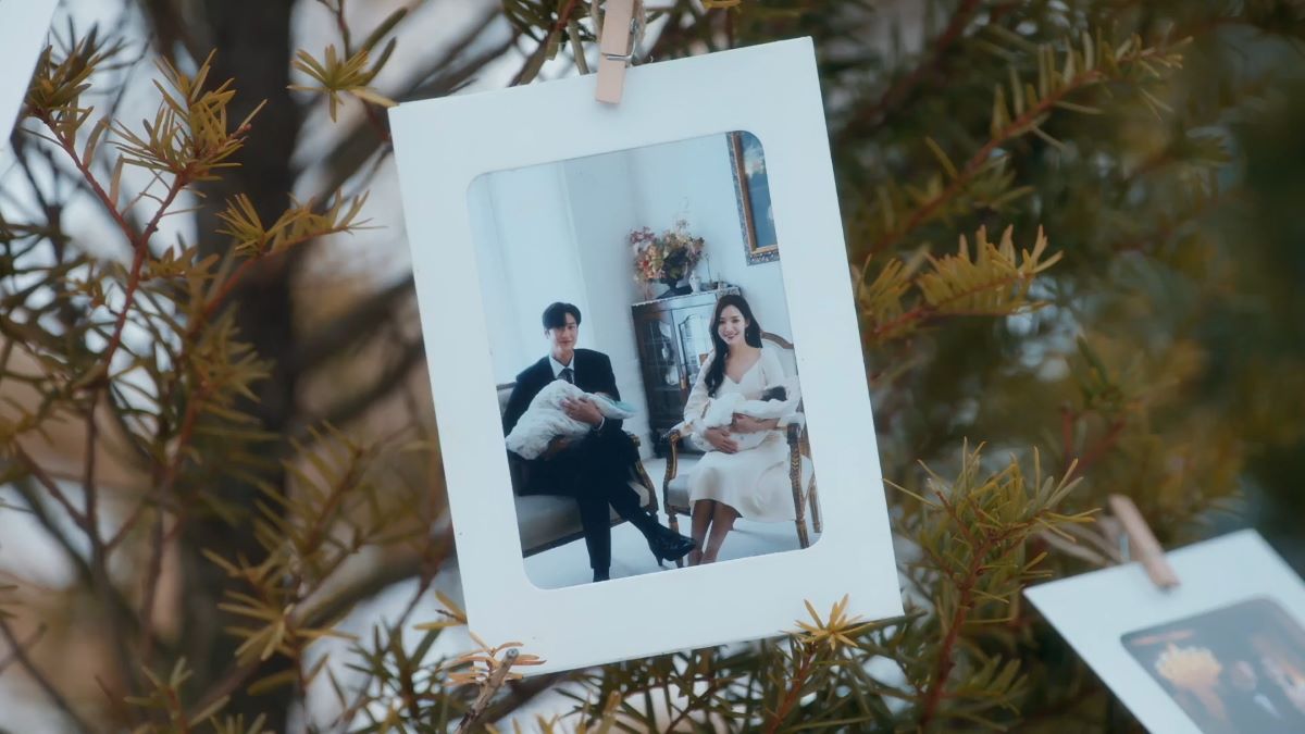 Jiwon, Jihyuk, and their family in the timeskip of Marry My Husband K-drama