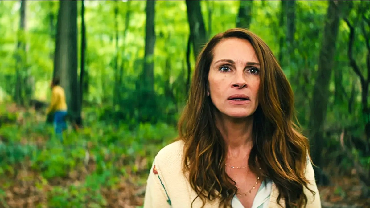 Julia Roberts as Amanda in Leave the World Behind